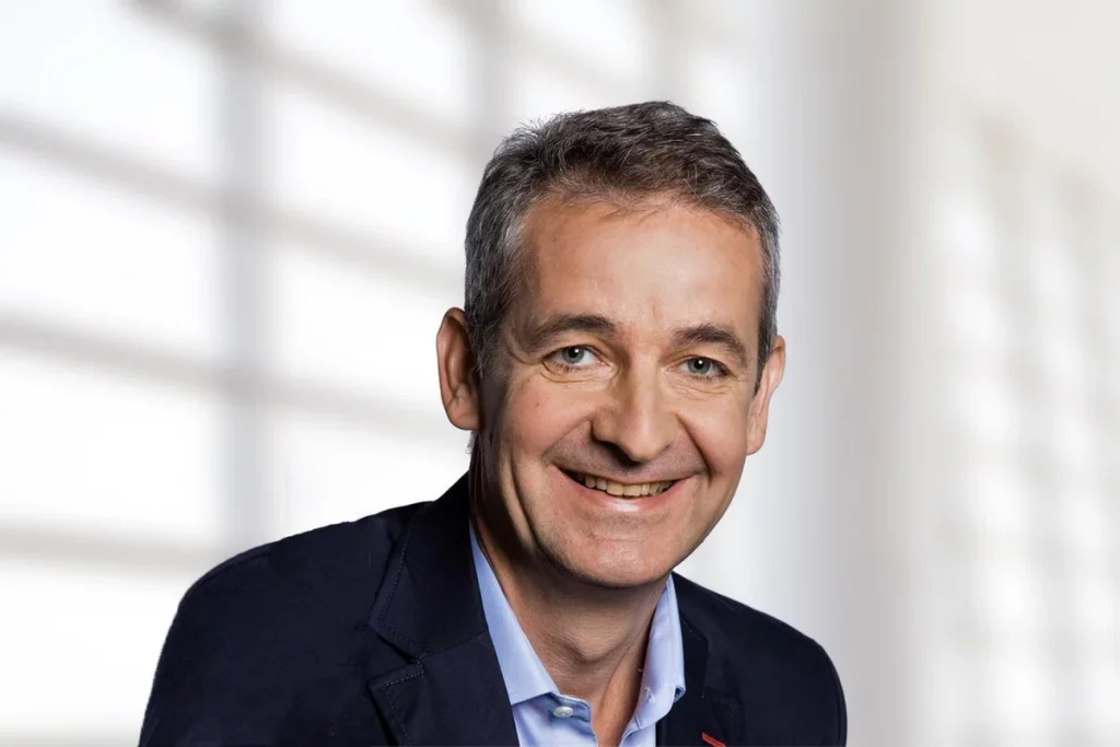 Digitale Innovation Gebäudereinigung - GRG Experte für digitale Transformation und moderne Reinigungsmethoden
