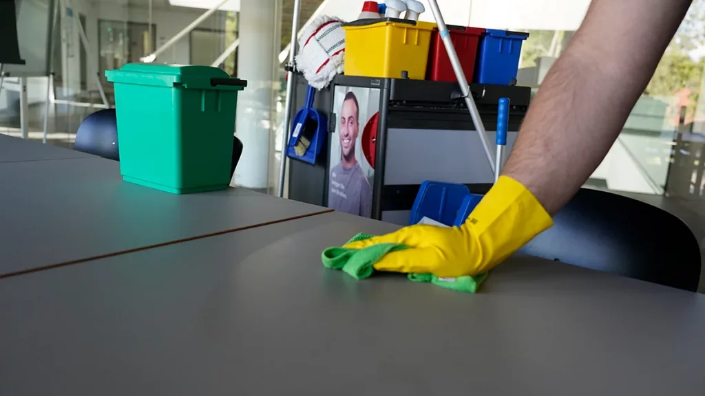 Professionelle Tagesreinigung durch GRG Reinigungskräfte für optimierte Arbeitsabläufe